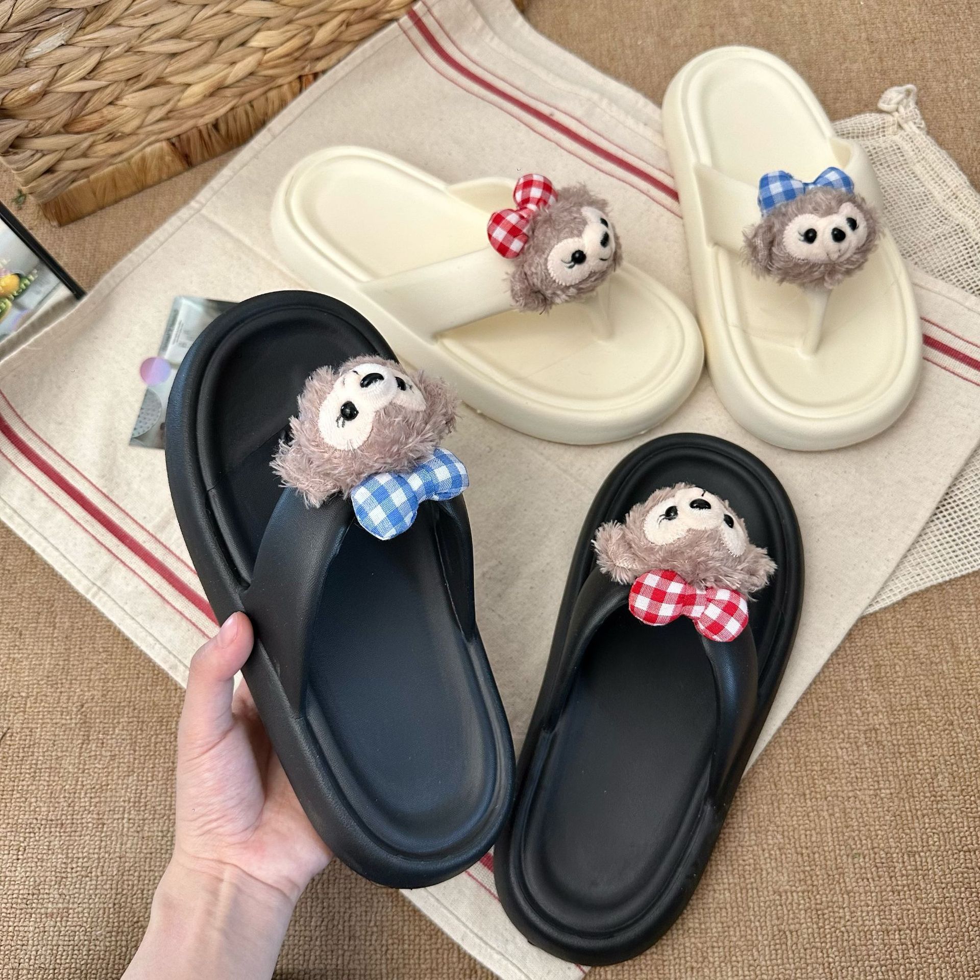 Cute Sherry rose slippers, dirt-resistant giant soft-soled flip-flops, summer women's style, can be worn outside, vacation beach casual slippers Specification drawing
