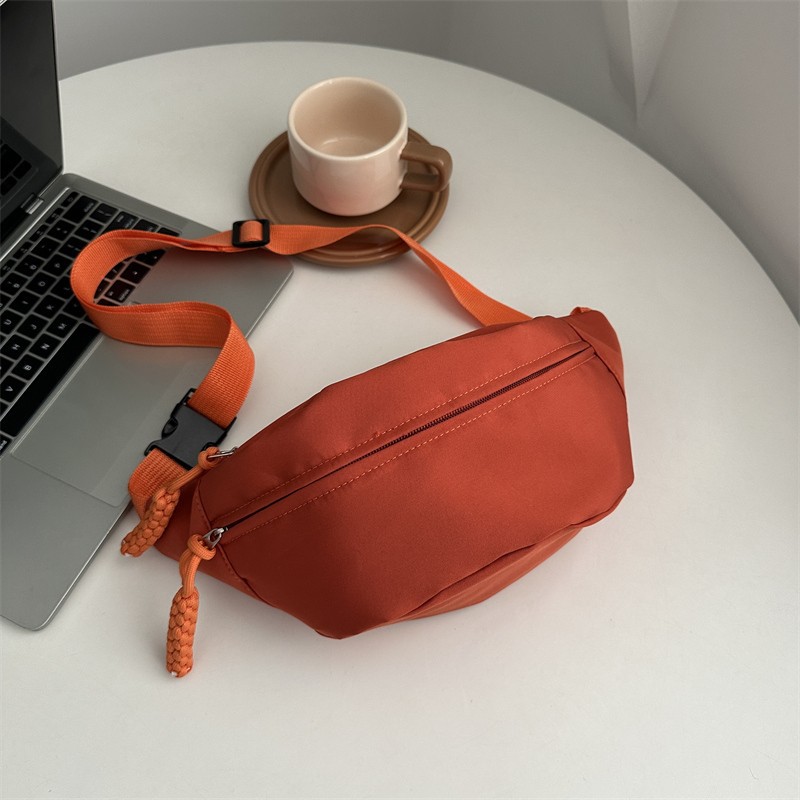 Casual crossbody bag 2024 best-selling new versatile solid color bag for women, trendy sporty and niche casual waist bag for women Specification drawing