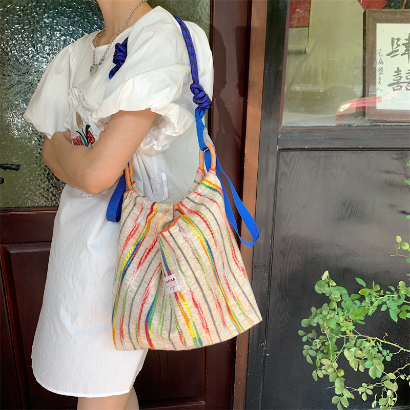 37111 Rainbow striped fabric bag, large capacity single-shoulder bag, handbag, shoulder strap, crossbody strap, pull-out, versatile single-shoulder style details Picture