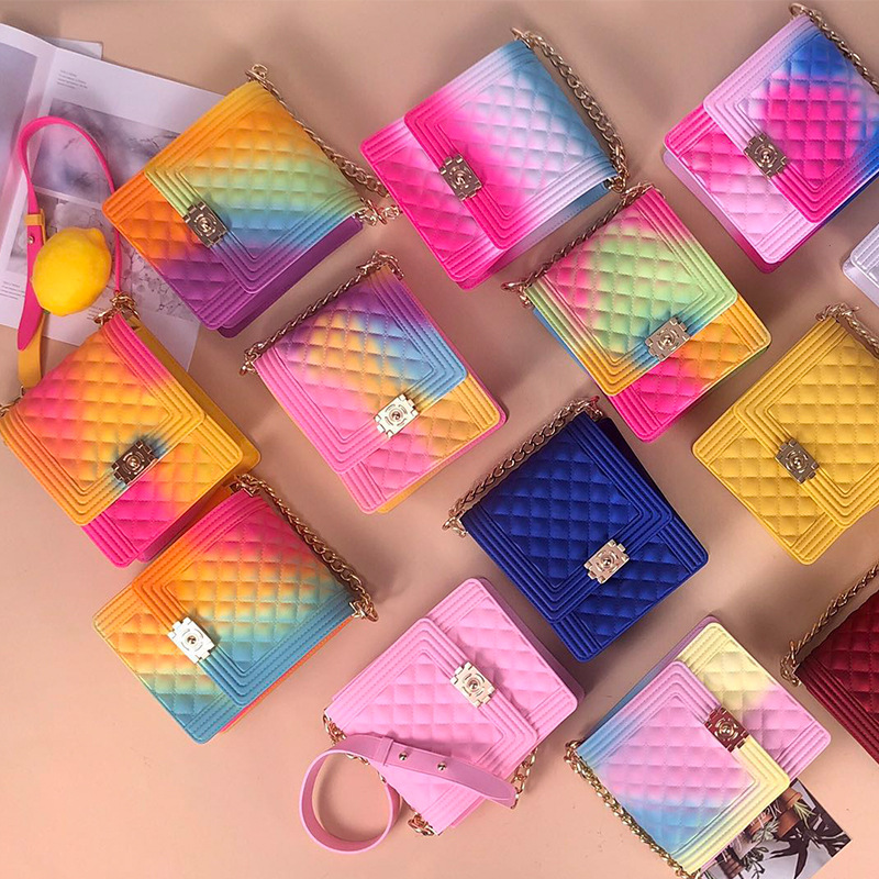 Clearing out rainbow-colored graffiti printed diamond-shaped chain small square bag, vertical color pvc jelly bag in stock for shipping full figure