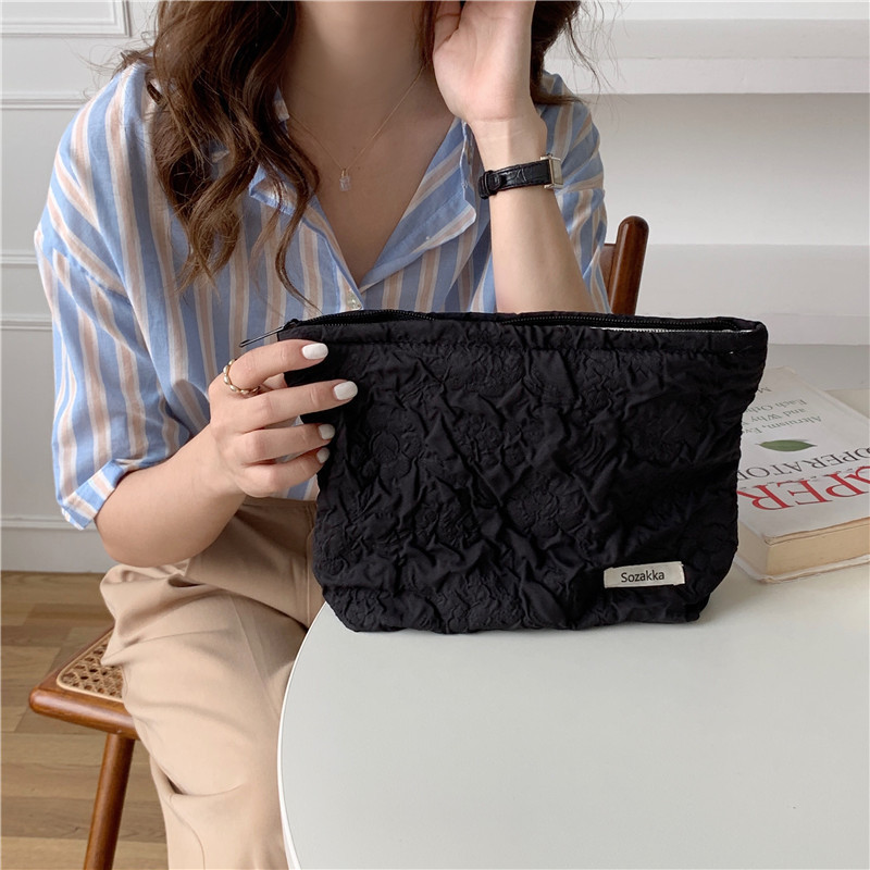 17192 French elegant embossed makeup bag, ins Japanese and Korean lipsticks, loose change storage bag, mobile phone clutch full figure
