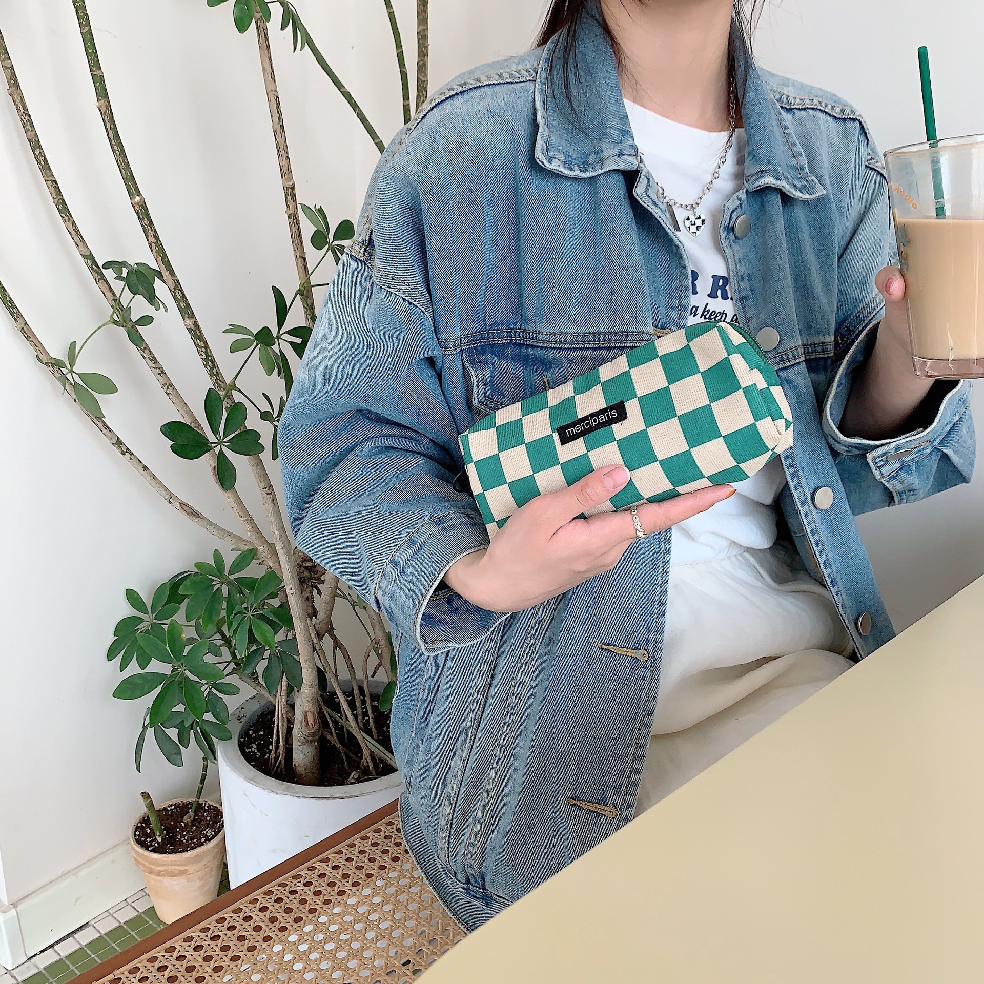 11271 Corduroy artistic pen case, large capacity for Japanese and Korean girls, student stationery, pencil case, storage and makeup bag Application Scenario