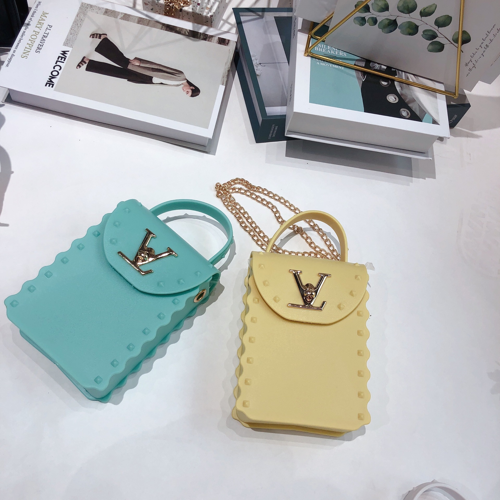 Mini mobile phone bag, women's crossbody handbag, 2025 new style jelly bag, chain mini coin purse, single-shoulder crossbody Application Scenario