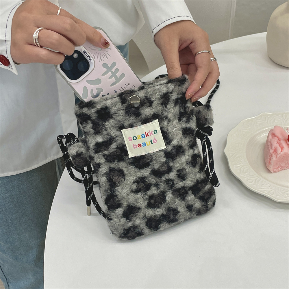 4112 Autumn and Winter plush leopard print portable storage bag, mobile phone lipstick organizing small bag, shopping single-shoulder crossbody bag full figure