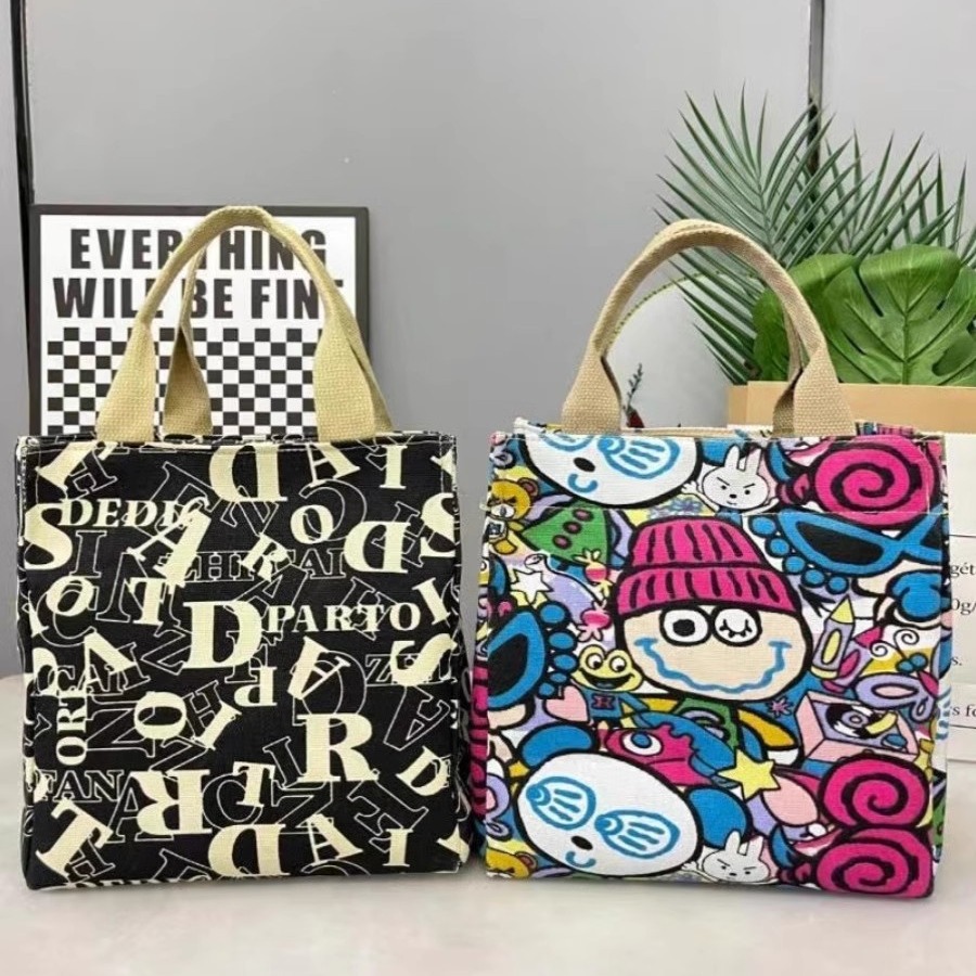 European and American style fashionable canvas handbag, lunch bag for work, lunch box bag, and mommy bag for taking kids out Application Scenario