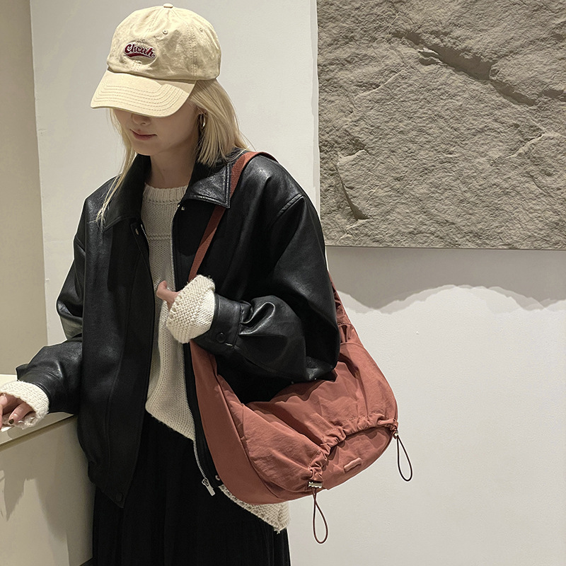 Colorful Fox Korean style Instagram casual crossbody women's bag, large capacity for commuting, light and lazy, drawstring dumpling bag full figure