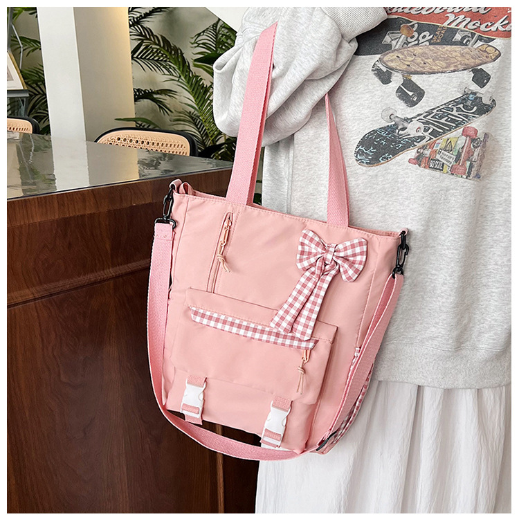 The new trendy and versatile checkered single-shoulder bag for primary and secondary school students and the tutorial bag for junior and senior high school students are selling well across borders Specification drawing