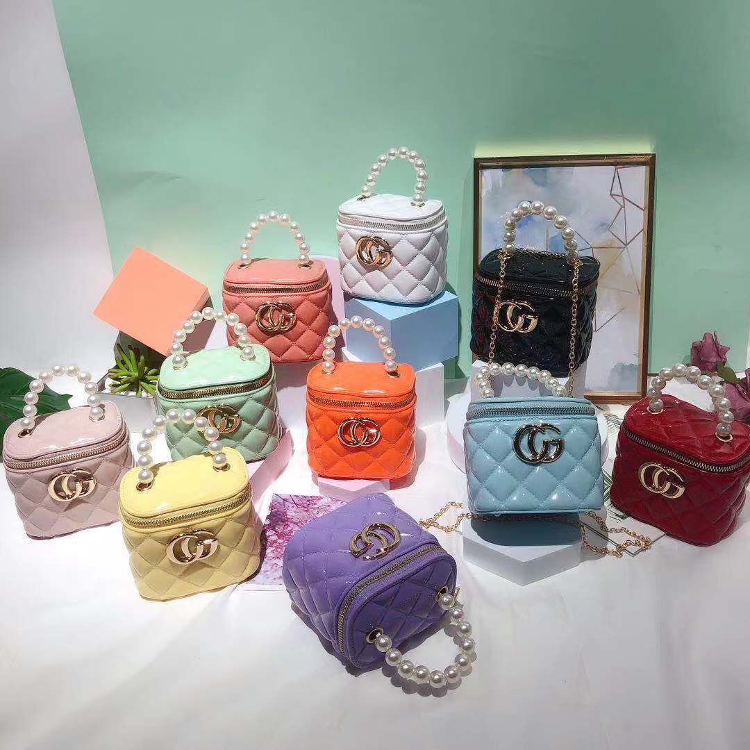 2025 New Spring and summer jelly bags, diamond-shaped cosmetic bags, pearl hand-held shoulder crossbody bags, cross-border wholesale for foreign trade full figure