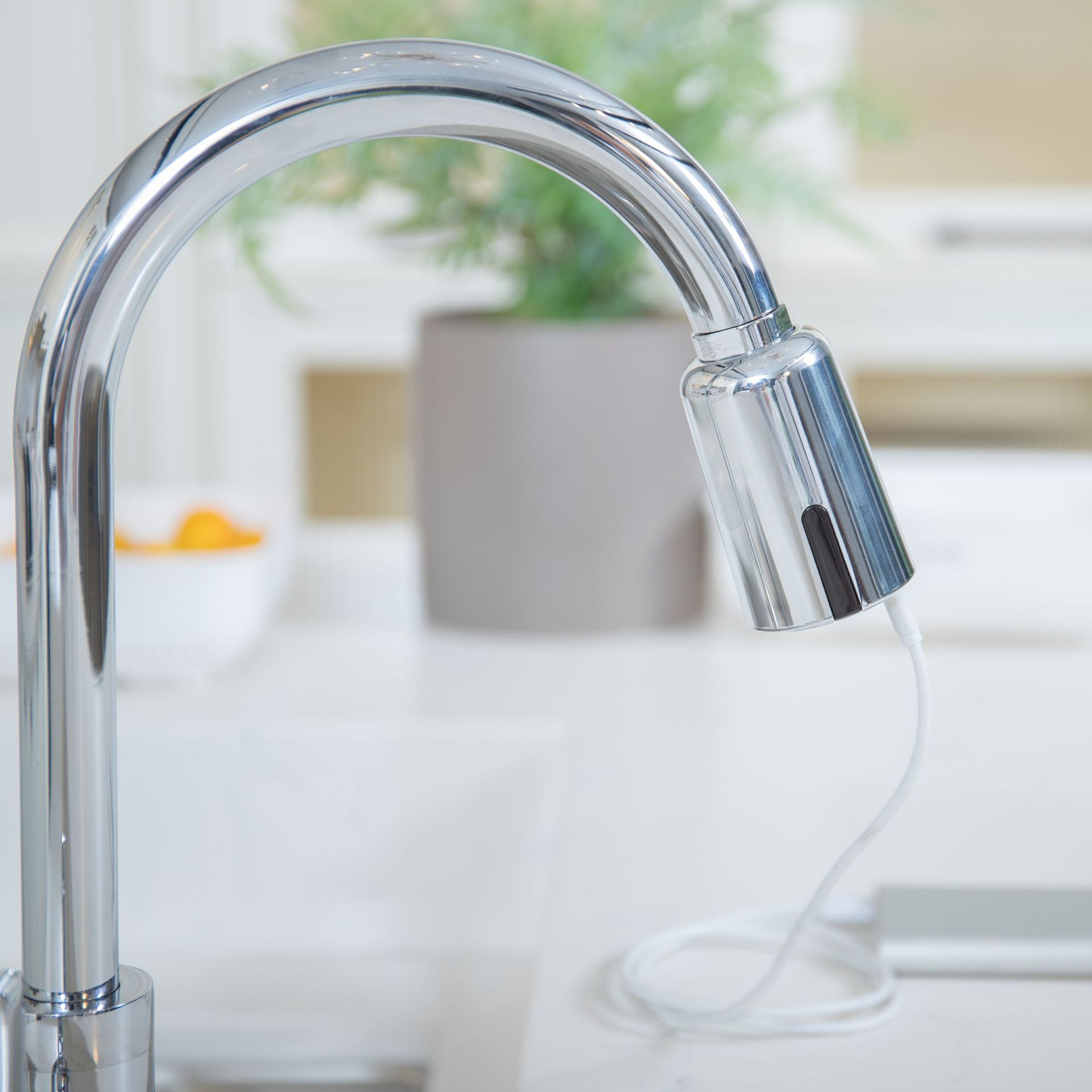 Jieboli GIBO sensor faucet, fully automatic kitchen water-saving device, infrared pull smart faucet Application Scenario