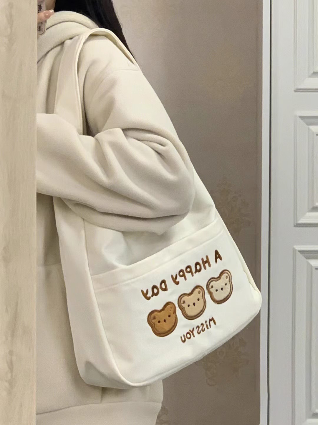 ins windsail cloth bag for girls, large-capacity student class single-shoulder tote bag, casual, cute and versatile bear shopping bag details Picture