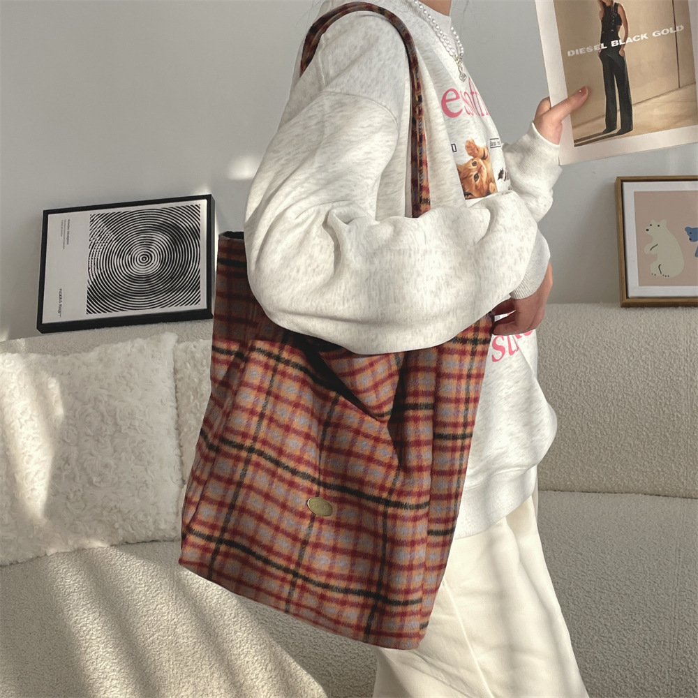 410271 Casual Bag for Women, 2024 New Style Fashionable woolen checkered single-shoulder bag, large capacity double-sided dual-purpose bag Specification drawing