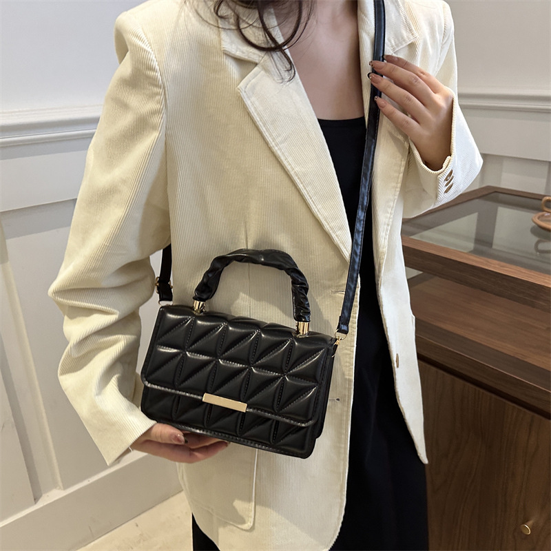 The new 2024 stylish and casual square bag for women, a unique and niche single-shoulder bag with a simple and stylish crossbody style, is selling well across borders Specification drawing