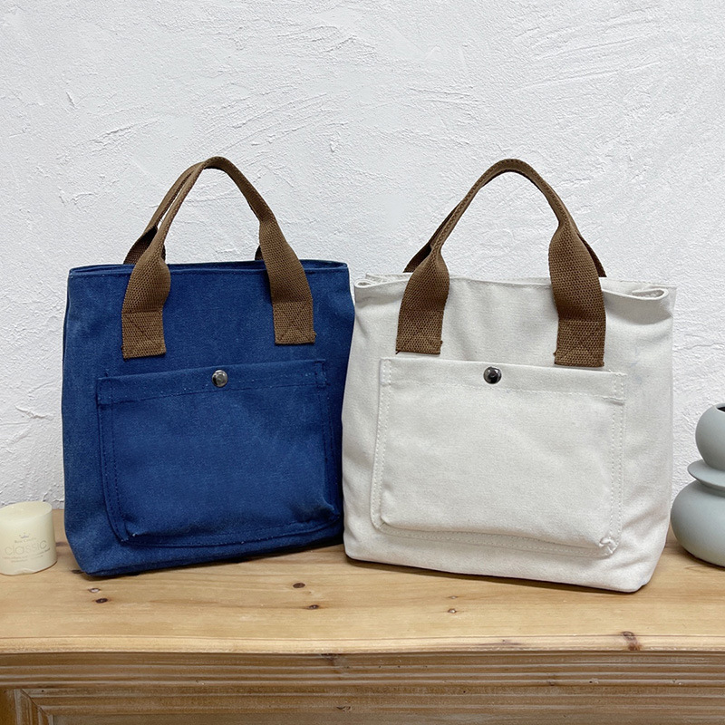 Forest-style artistic canvas handbag for women, 2022 Summer new retro small bag, simple tote bag, hand-held cloth bag Application Scenario