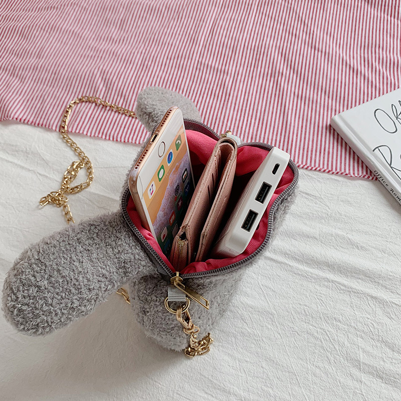 2021 Fashionable new bags: single-shoulder small coin purse, cosmetic bag, cool bag, bear crossbody bag, personalized and trendy plush bag Application Scenario