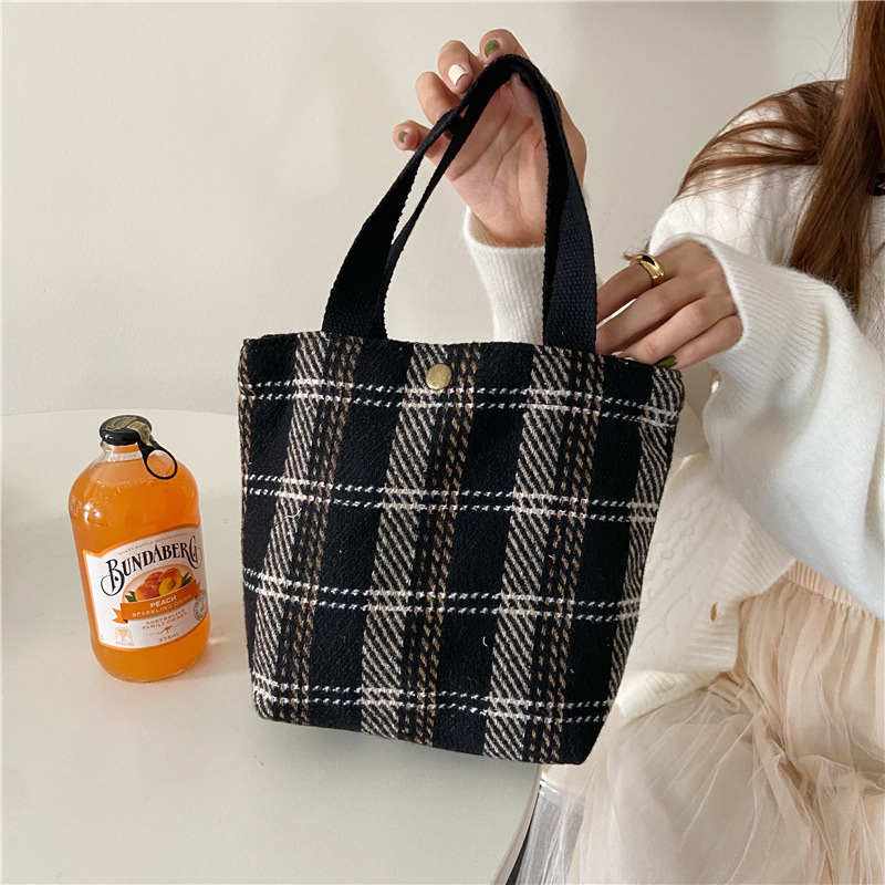 08181 Japanese and Korean minimalist ins woolen bento bag, artistic and fresh checkered handbag, striped retro women's bag full figure