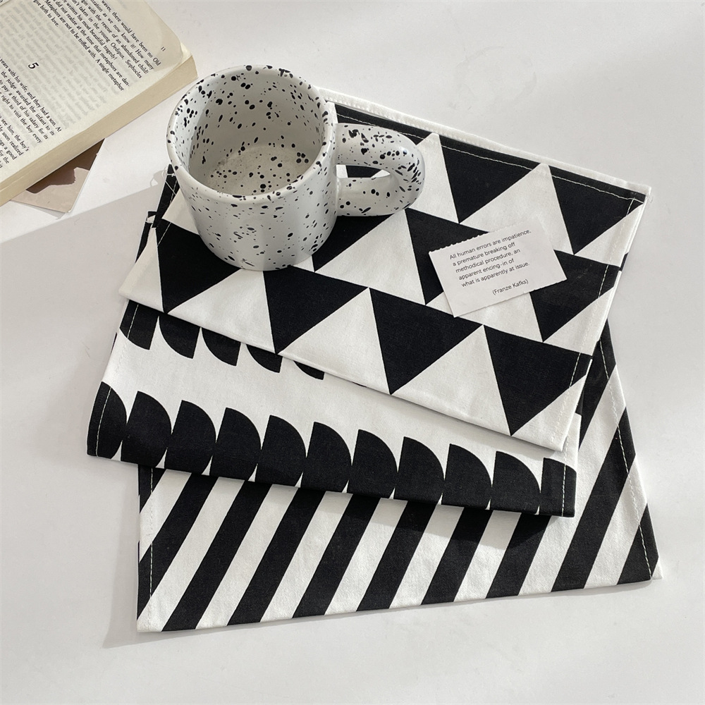 bj250219 New simple black and white geometric placemats, stain-resistant and oil-resistant Western cup MATS, napkins and table MATS for home use full figure
