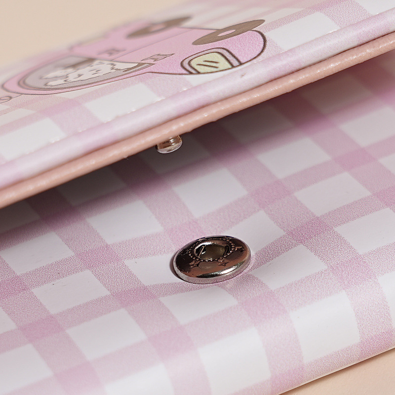 New cartoon regular three-fold wallet, cute and creative portable short wallet for ladies, card case, driver's license integrated Application Scenario