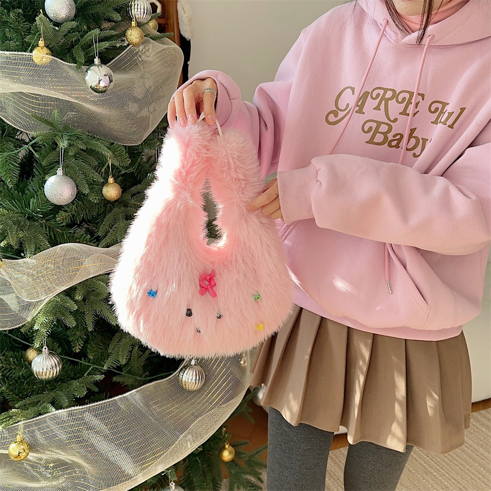 312221 Winter Instagram New fashionable and cute furry puppy handbag, student shopping tote bag Application Scenario