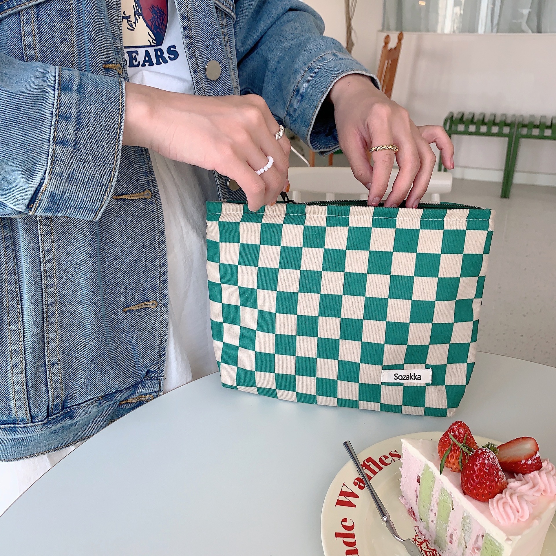 111306 Corduroy checkered makeup bag, color-blocking checkered washbasin storage bag, women's clutch, cosmetics details Picture