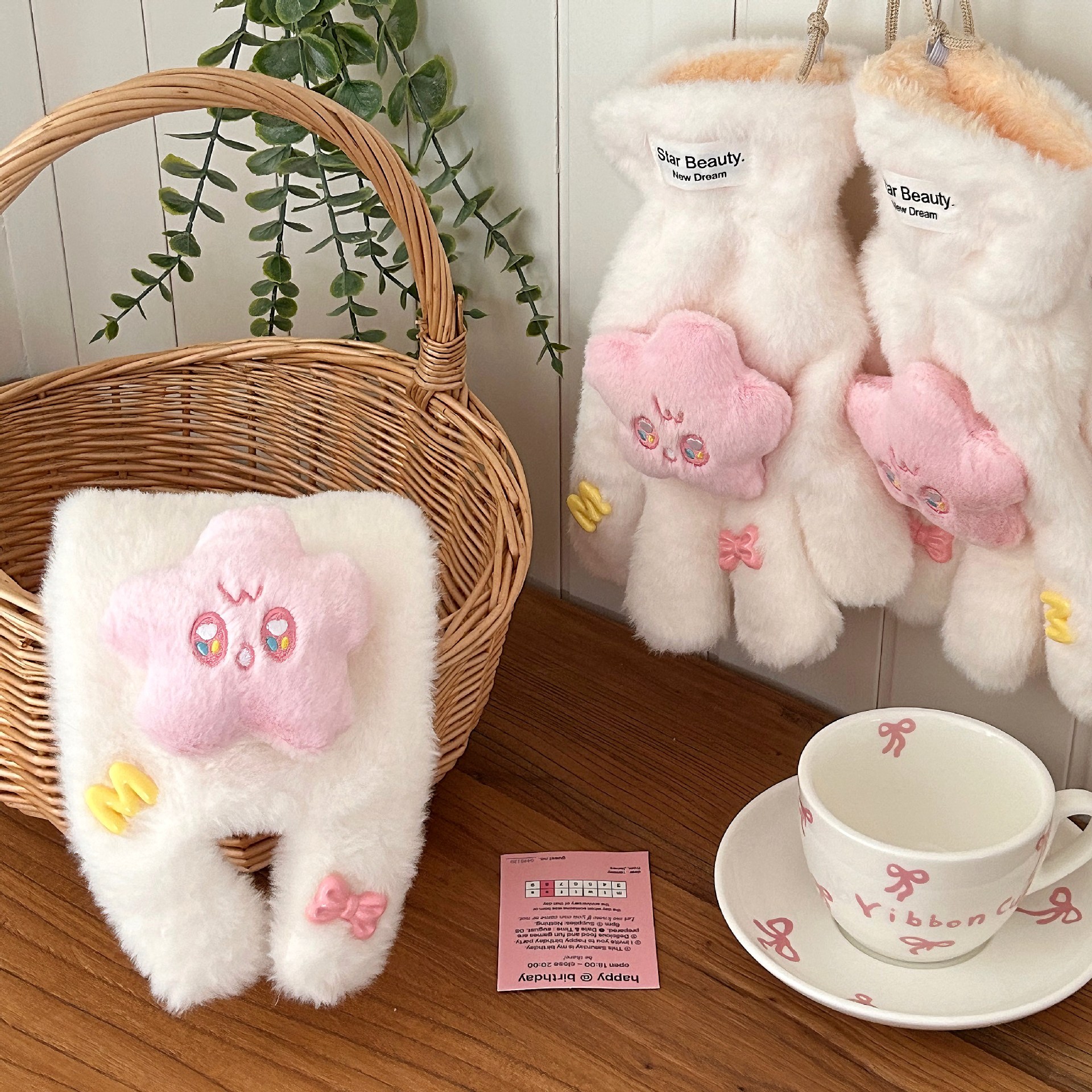 Star plush cute cartoon finger gloves for girls, with a girlish heart. Thickened and fluffy in winter, keeping warm while riding Specification drawing