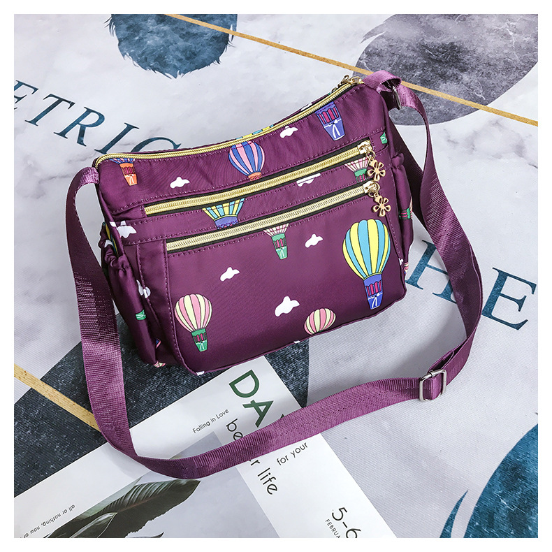 Lightweight and fashionable women's crossbody bag, large-capacity waterproof nylon fabric bag, cross-border bestseller, personalized and trendy single-shoulder backpack details Picture