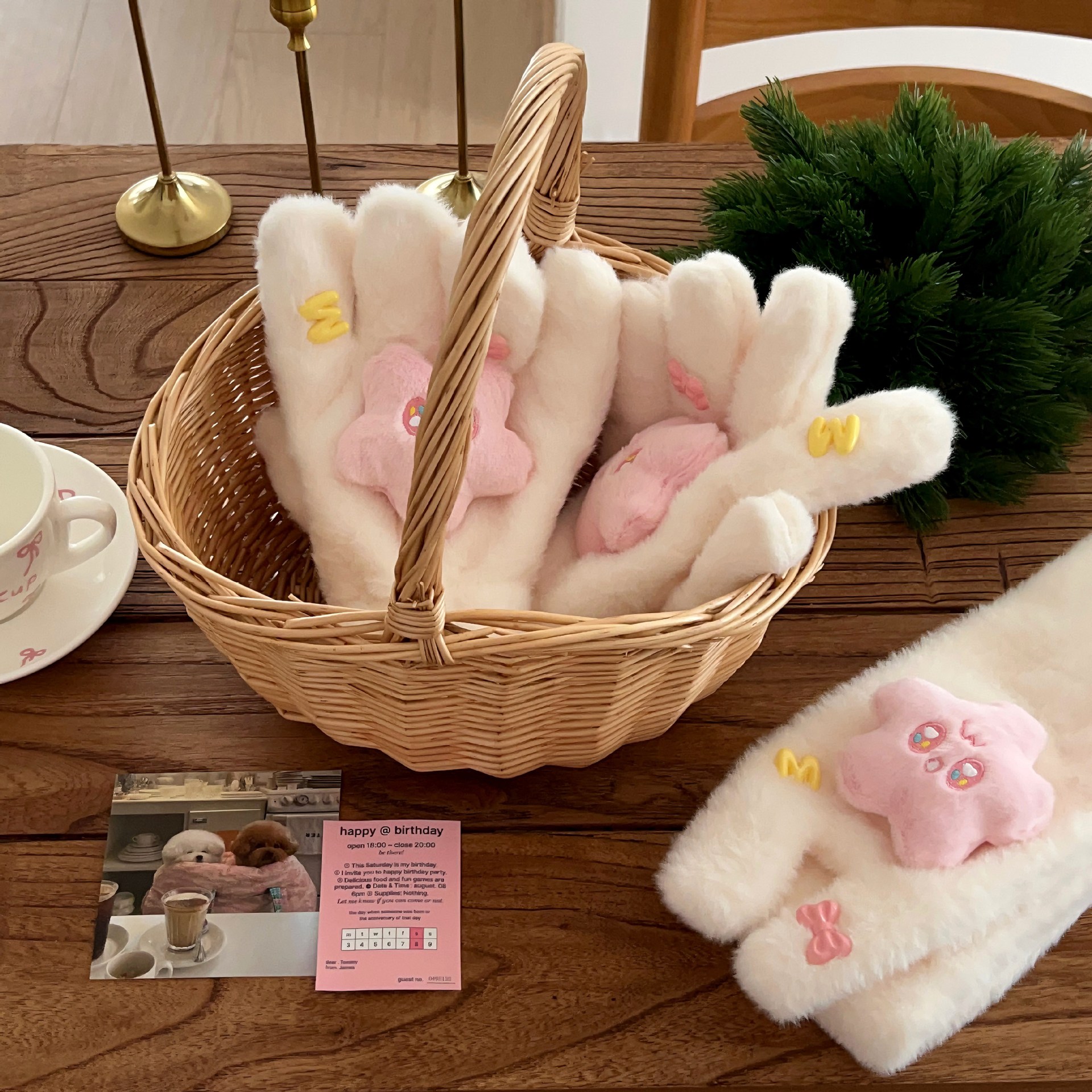 Star plush cute cartoon finger gloves for girls, with a girlish heart. Thickened and fluffy in winter, keeping warm while riding Application Scenario