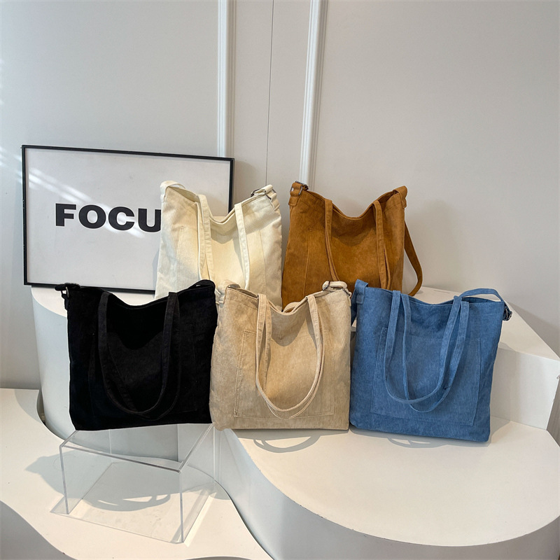 New Korean-style simple large-capacity handbag, casual corduroy single-shoulder bag, versatile travel light crossbody bag wholesale full figure