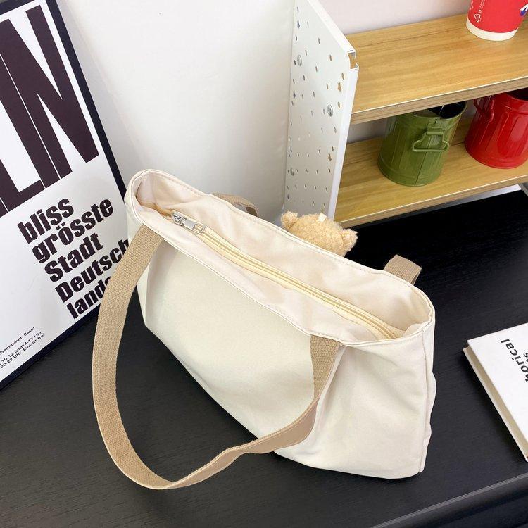 Japanese-style casual large-capacity nylon single-shoulder bear girls' bag, new autumn and winter crossbody bag, cute girl tote bag undefined