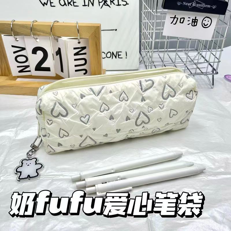 Wholesale of new original heart-shaped pen cases, simple and girlish student stationery bags, study stationery bags and makeup bags Specification drawing