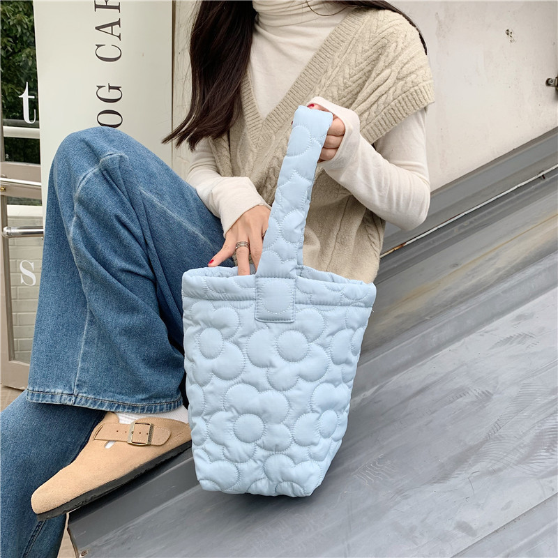 111261 Candy-colored ins Korean style sweet quilted flower bucket bag snacks Strolling, carrying a small bag, student girl details Picture