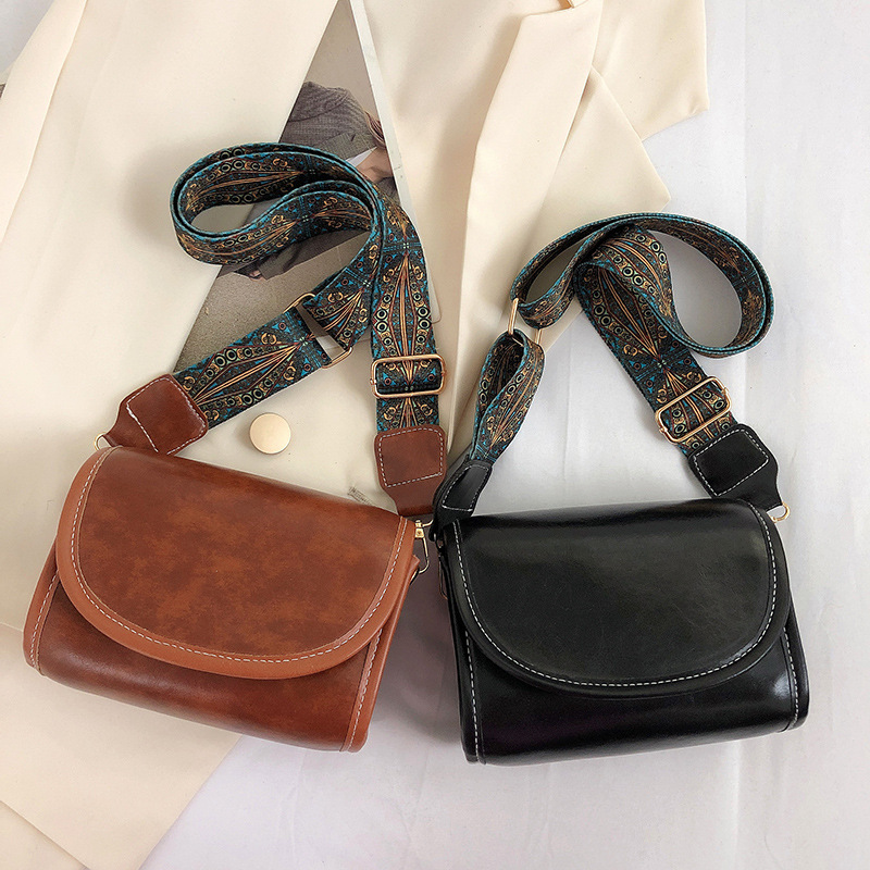 A new minimalist and versatile women's bag, a retro Japanese and Korean underarm small bag, a fashionable and versatile crossbody bag for women details Picture