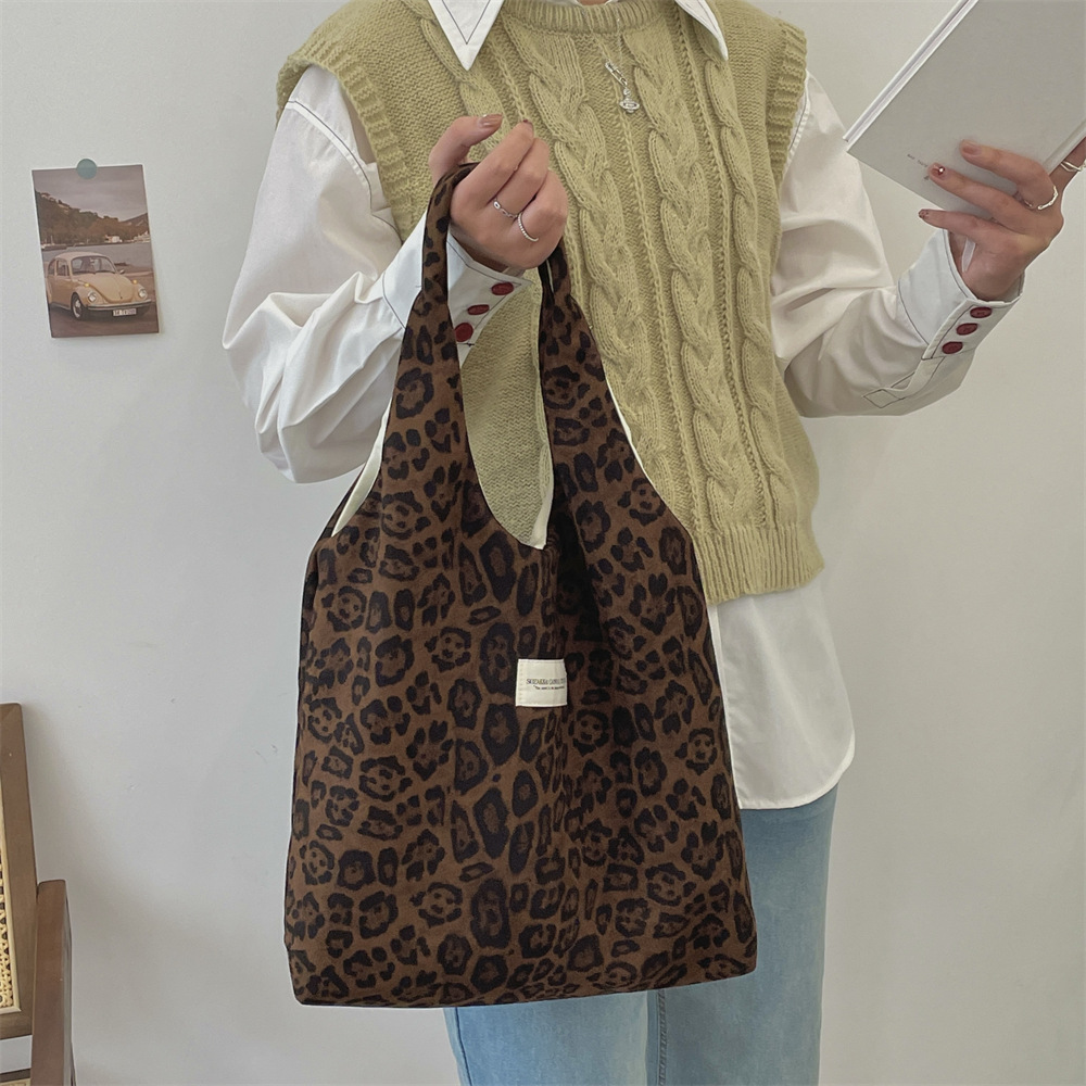 410272 Super Popular Leopard Print large-capacity Suede velvet Bag for Women 2024 New Tote Bag Lightweight vest bag Application Scenario