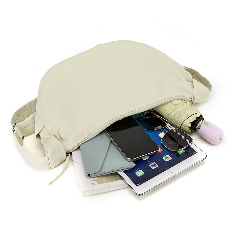 Crossbody bag for women, simple and versatile, single-shoulder bag, trendy and popular, large-capacity fashionable dumpling bag details Picture