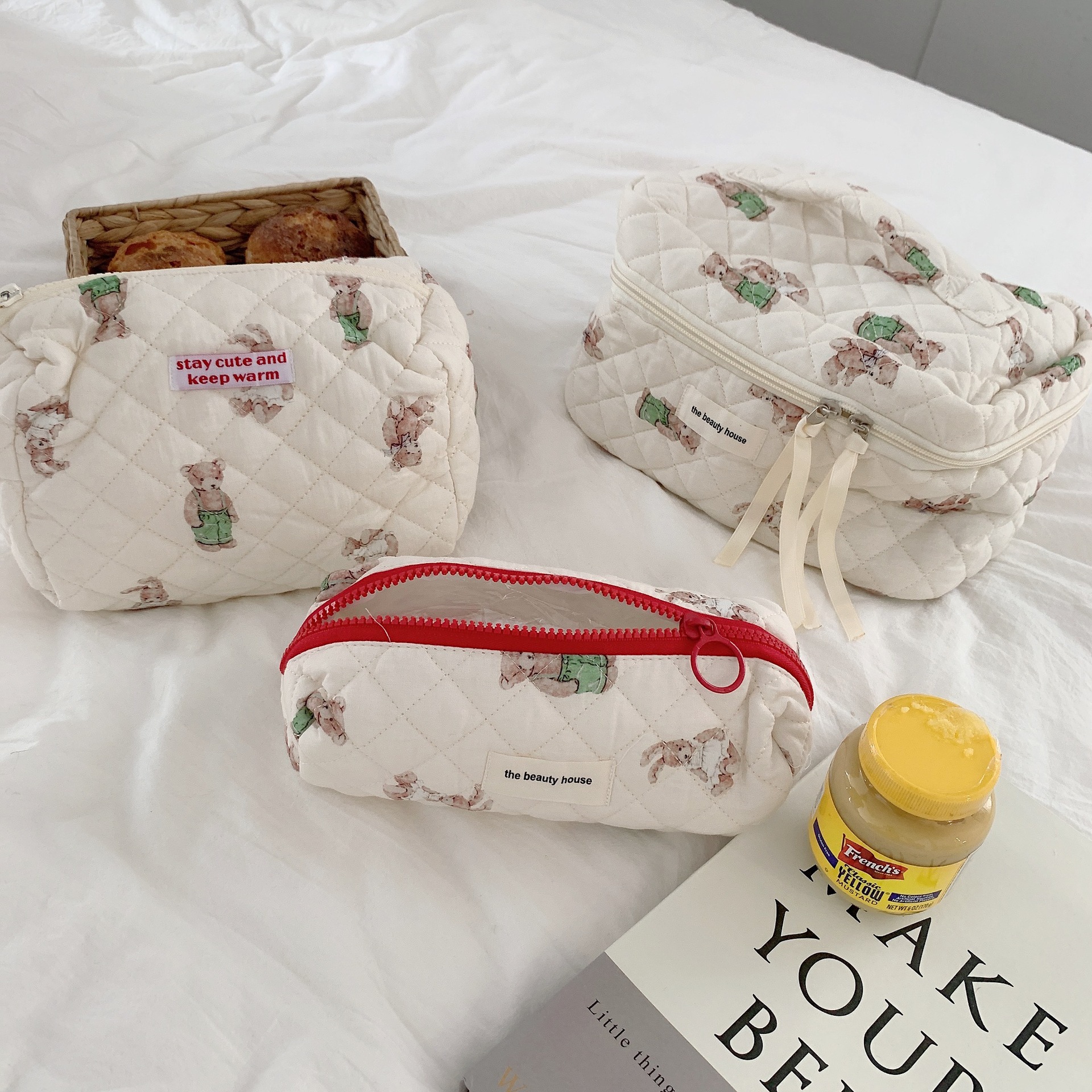 26275 ins Cute rabbit Bear Makeup Bag, portable pen case, Girls' clutch, multi-functional storage bag full figure