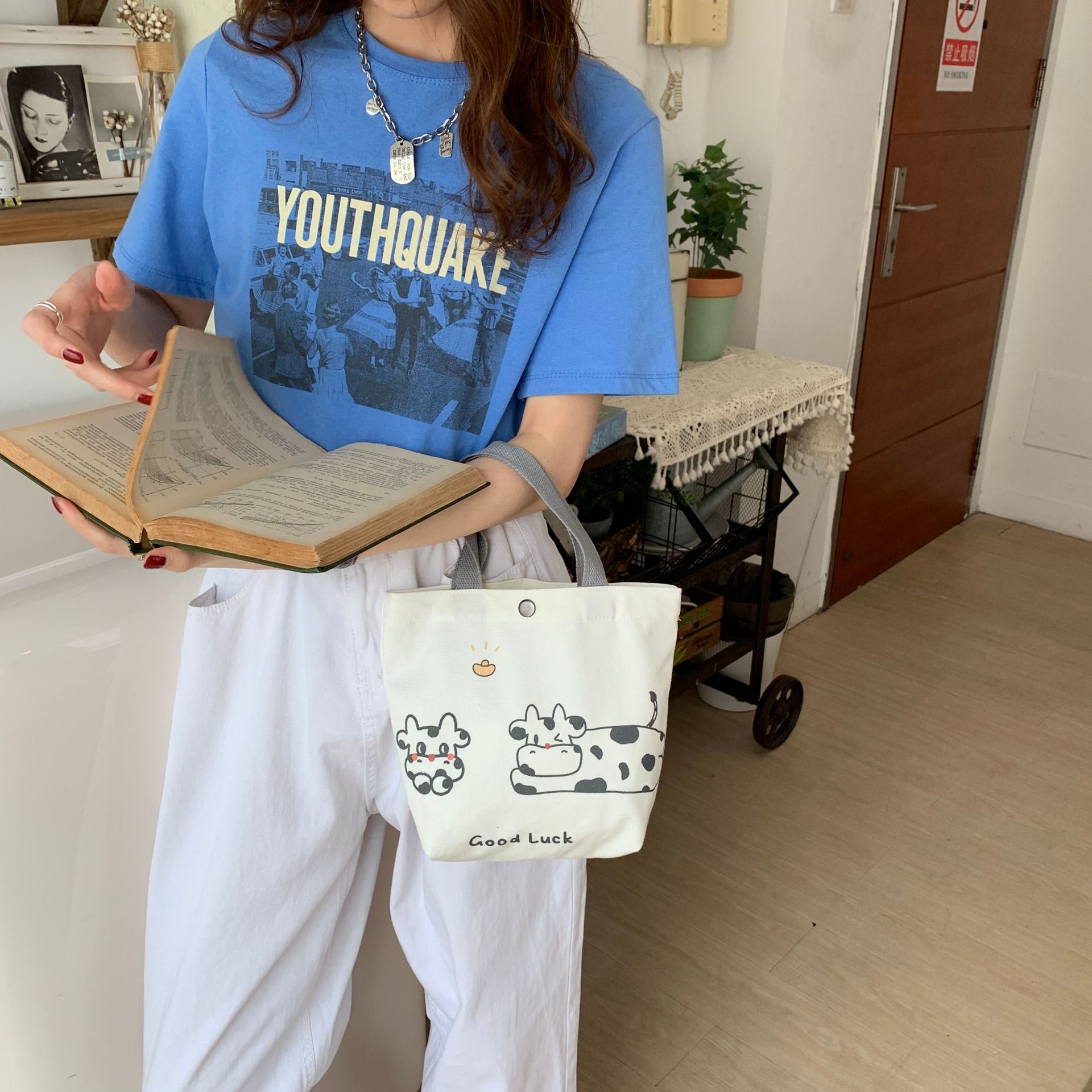 12251 School-style printed cute cartoon canvas bag, Korean inS-style girl student hand-held crossbody bag Item Picture