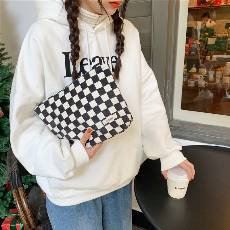 111306 Portable corduroy checkered makeup bag for women, hand-held bag, portable toiletries, mobile phone storage bag Specification drawing