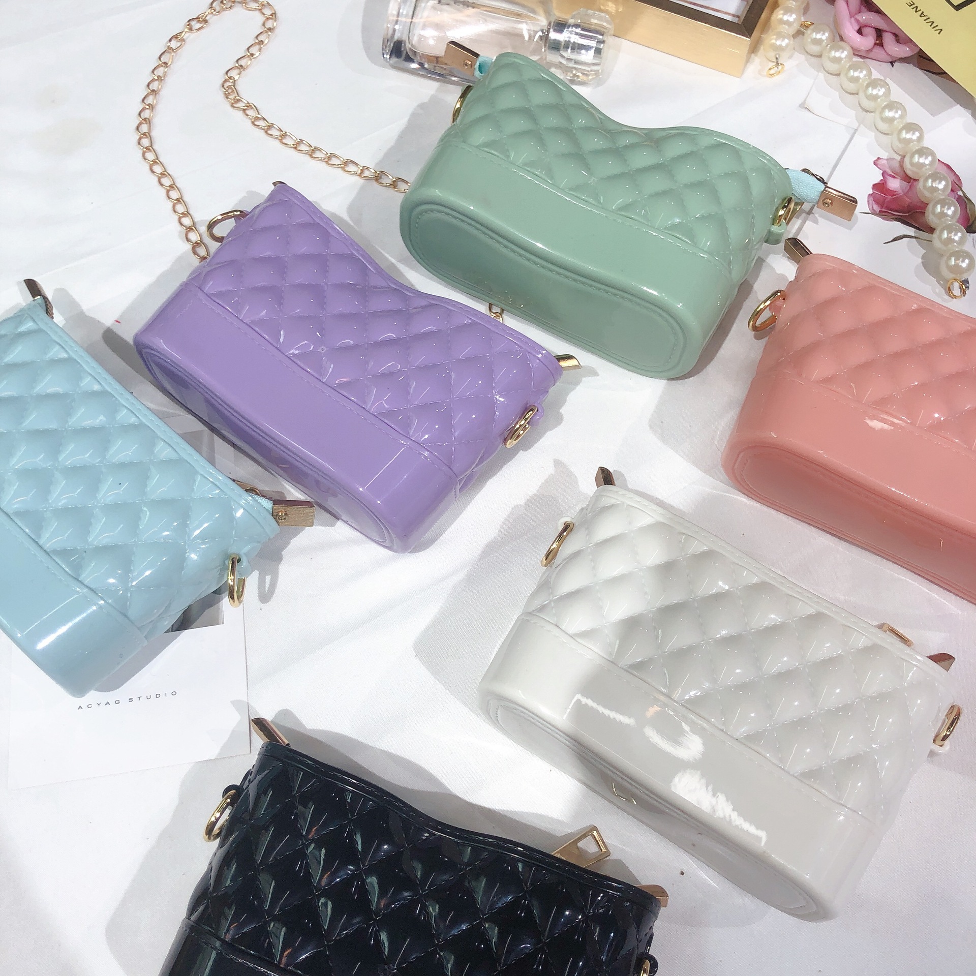 Cross-border wholesale stray bag Women's bag 2025 New style Chanel-style diamond-shaped chain single-shoulder bag simple crossbody women's bag details Picture