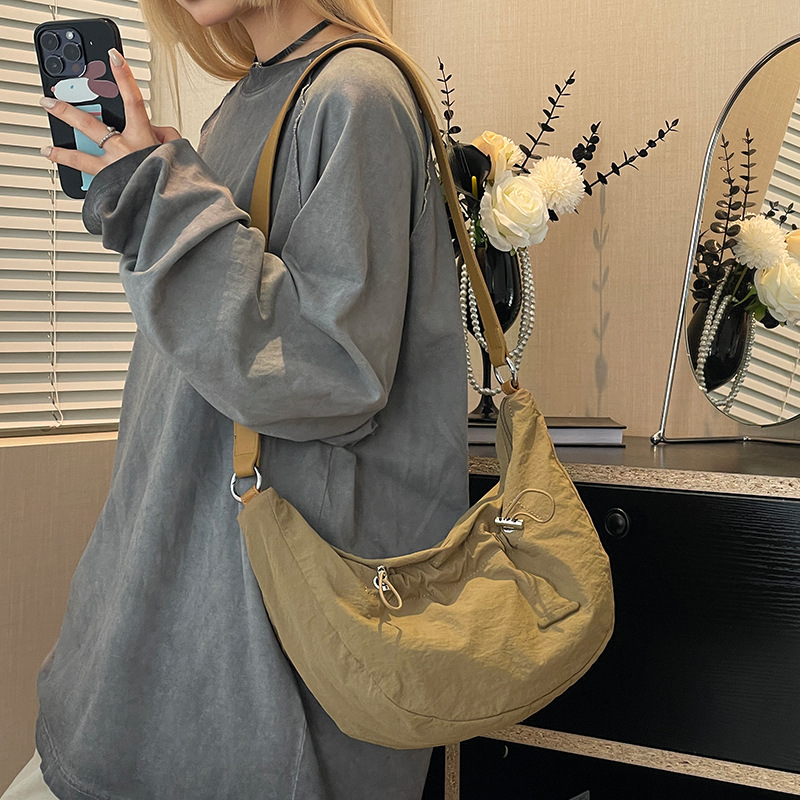 Colorful Fox retro and artistic Korean style laid-back lady's pleated drawstring casual single-shoulder dumpling bag full figure
