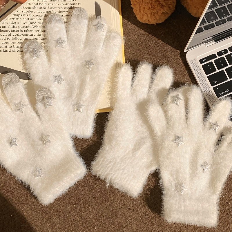 The First Snow Star gloves are winter student outdoor cycling cold-proof finger-separated gloves, five-fingered plush gloves and warm gloves full figure