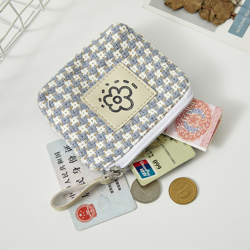 The new cross-border soft makeup wallet from Ailun is in stock. It is a stylish wallet with a simple Japanese style, large capacity and high appearance level details Picture