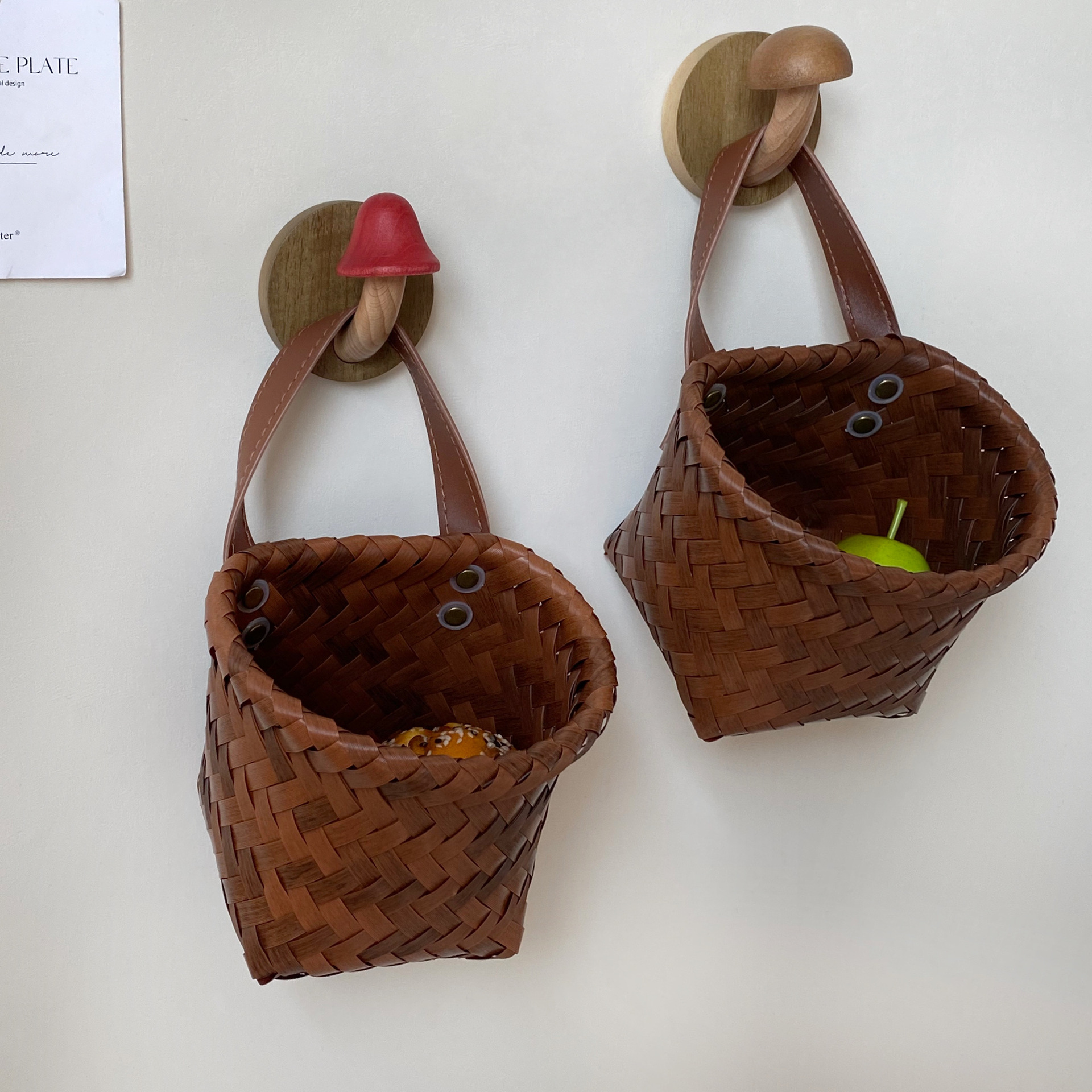 Wicker wall-mounted storage baskets, storage baskets, retro small baskets, small sundries storage baskets, fruit baskets, woven baskets, vegetable baskets details Picture