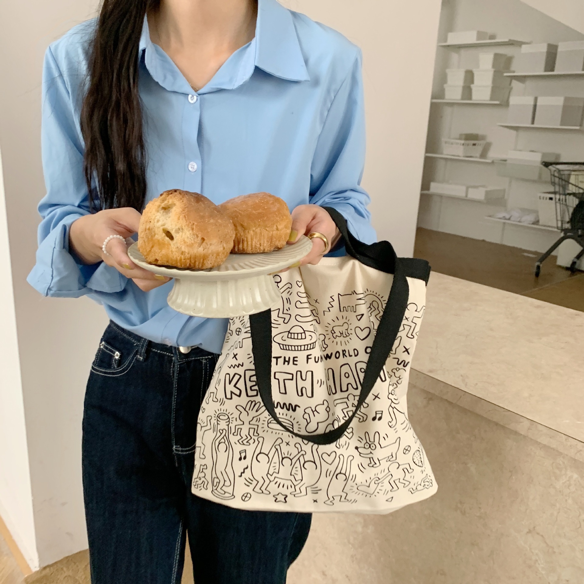 【 In Stock 】2752 InS-style graffiti English single-shoulder hand-carry canvas bag Shopping Bag Schoolbag Women's Personalized print details Picture