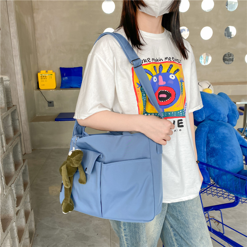 Korean version crossbody bag for women, simple and versatile school bag, 2022 new trendy large-capacity student single-shoulder bag crossbody bag details Picture
