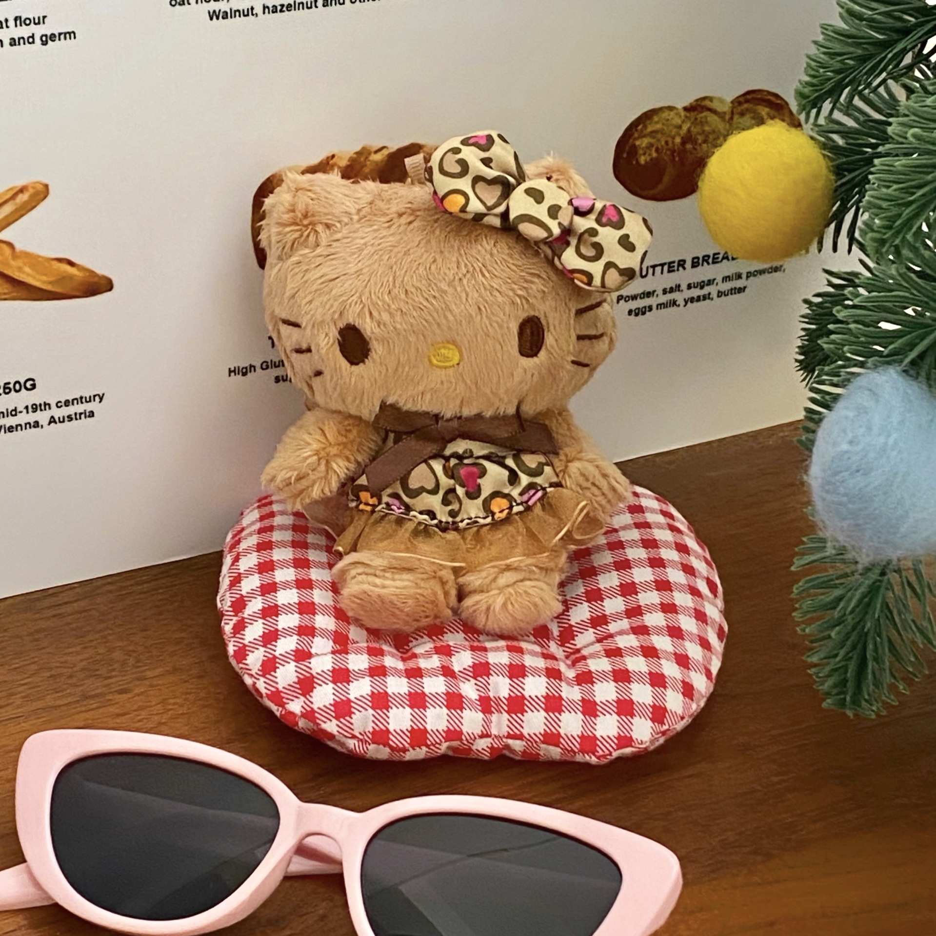 Maillard leopard print cat pendant, high appearance level bikini cat pendant, bag pendant, mini doll, doll for girls Application Scenario