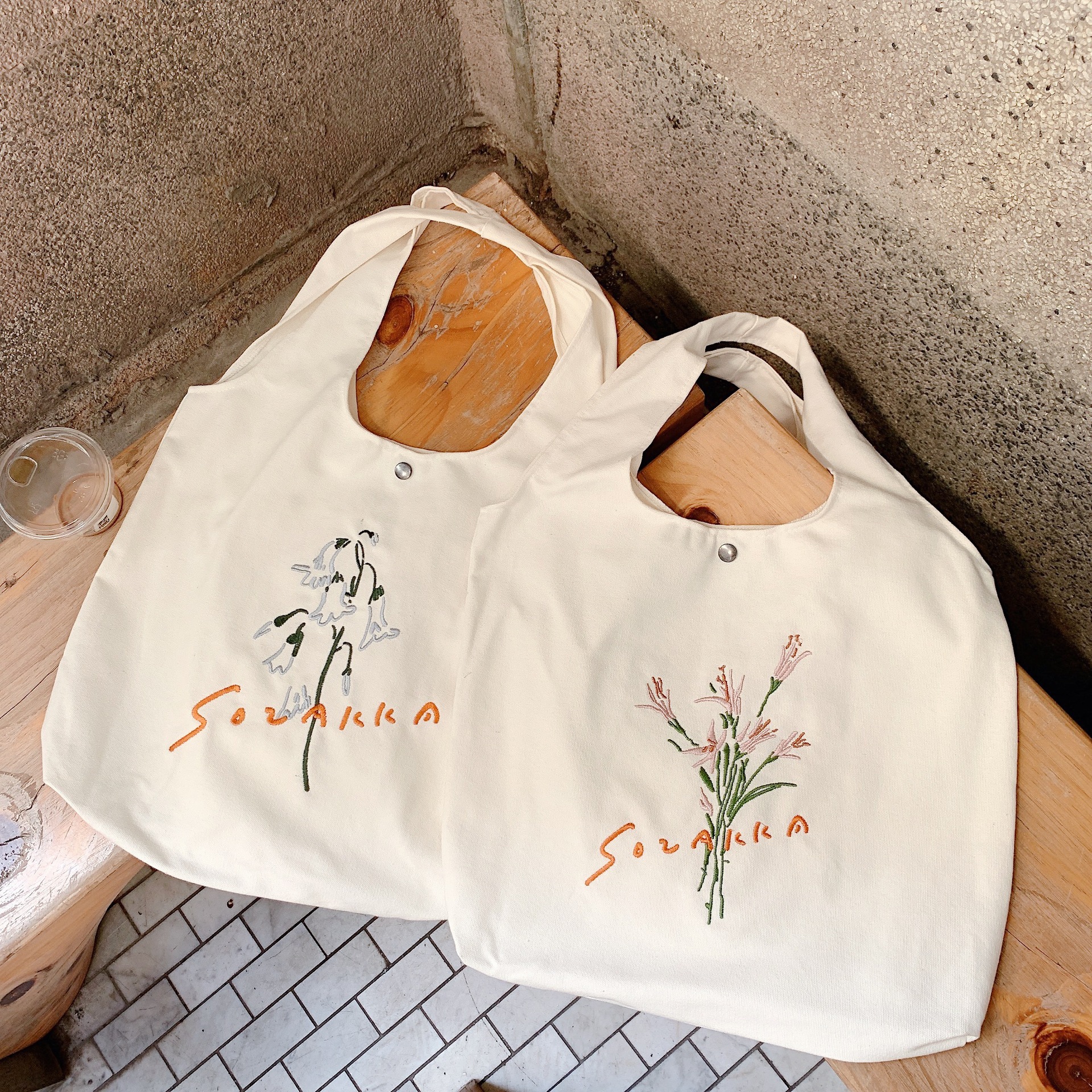 22275 New Spring and Summer embroidered canvas vest bag, simple forest style, artistic fairy, high appearance level hand-held canvas bag full figure