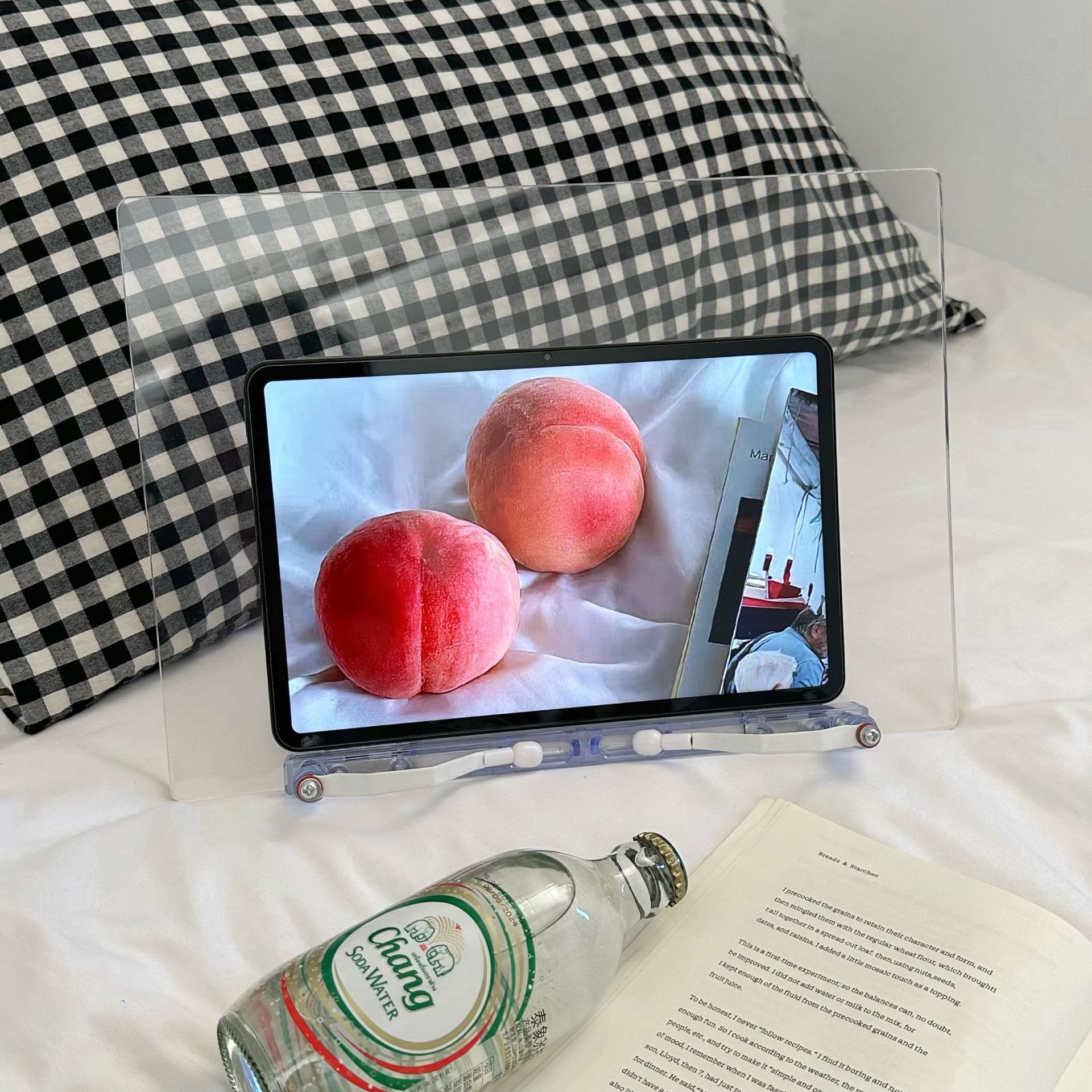 Acrylic flat plate reading stand, Korean ins transparent student desk bookstand, lazy person's reading tool details Picture