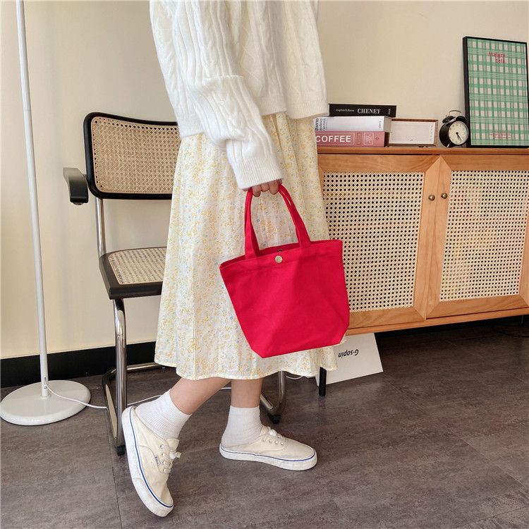 【 In Stock 】A04163 Korean hand-held canvas bag, simple lunch box bag, small cloth bag for work, hand-held lunch box bag Application Scenario