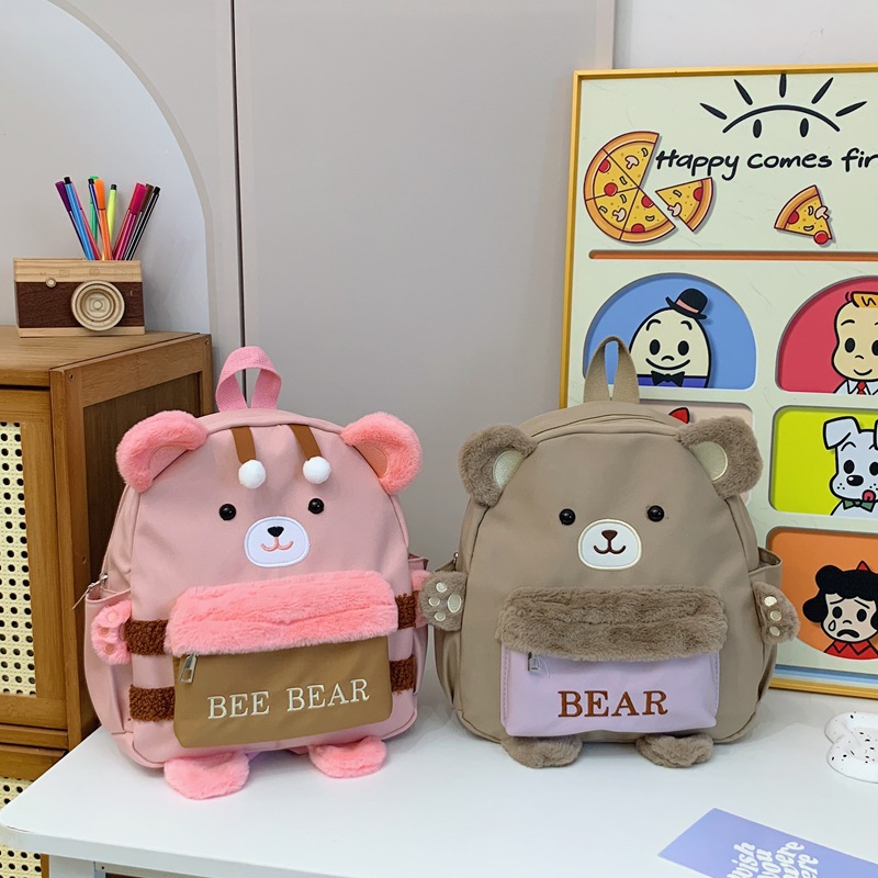 The new super cute and creative bear cartoon girl backpack for 2024 is a trendy and stylish casual backpack for going out Application Scenario
