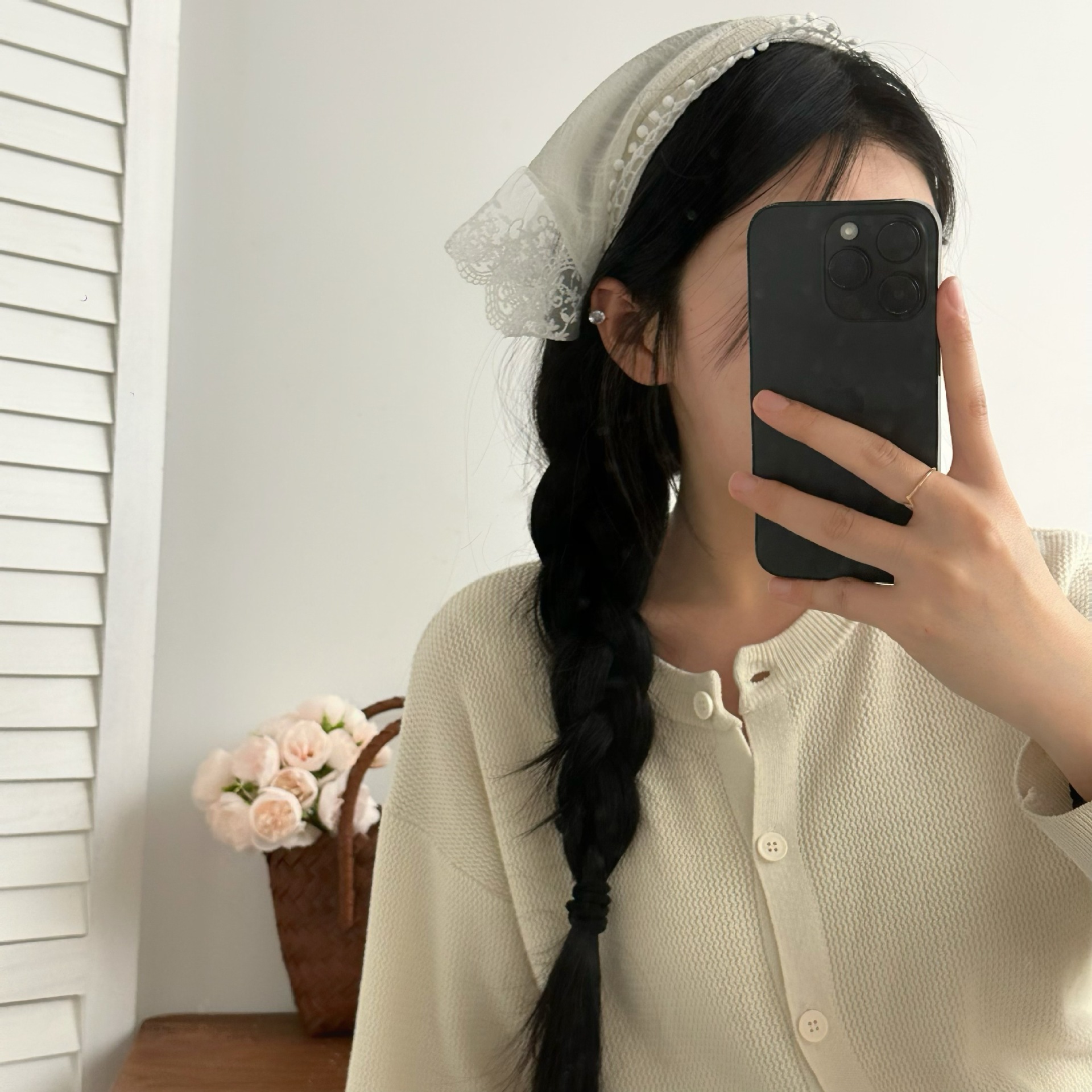 Spring French white lace triangular headband headscarf, seaside headscarf, country-style retro silk scarf and hair band, fashionable full figure