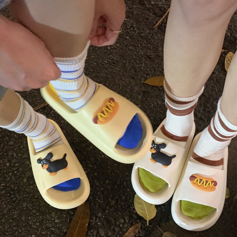 Cartoon couple slippers with a feeling of stepping on feces, women's home use, indoor and outdoor wear, anti-slip and smelly cool slippers for dormitories and bathrooms, men's wholesale 3 details Picture